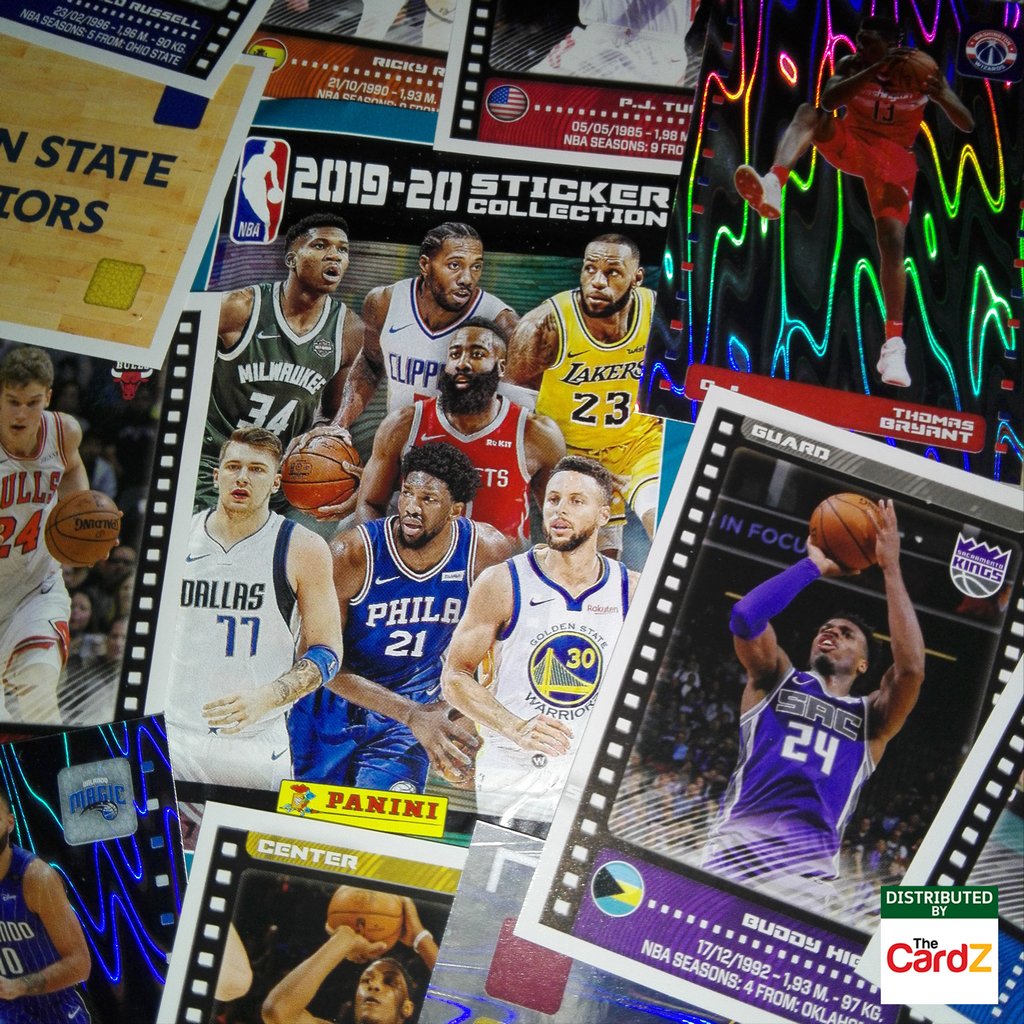 paninith's tweet photo. แฟนบาสเกตบอลห้ามพลาด 🏀 ! สติ๊กเกอร์สะสมบาสเกตบอล NBA 2019-20 ครบครัน 464 แบบ ซื้อได้แล้ววันนี้ที่ร้านเอเชียบุ๊คส์ และสั่งซื้อออนไลน์ทั่วไทยทาง https://t.co/7kXLIAb7yk

👋 กลุ่มเทรดการ์ดและสติ๊กเกอร์พานินี่ https://t.co/mqLmcf3EiZ

#PaniniTH #NBA #สติ๊กเกอร์บาสเกตบอล #บาสเกตบอล https://t.co/BlmbMVcGuF