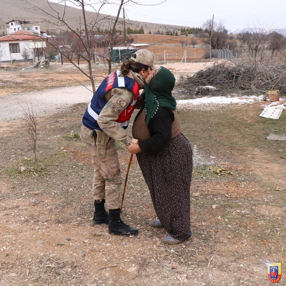 Jandarma Teşkilatı olarak halkımızın yanında olmanın verdiği huzurla, çalışmalarımıza aralıksız devam ediyoruz.