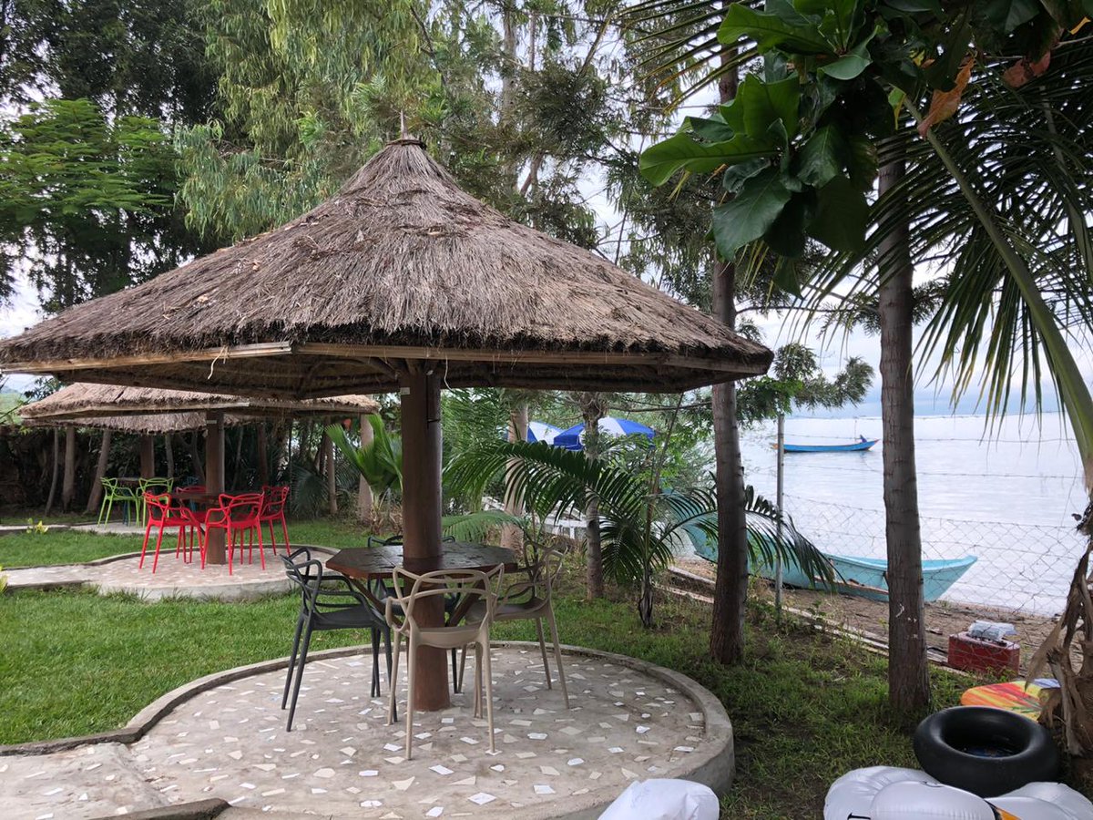 #HiddenGemsOfKenya 

Rusinga Island. I'd definitely go back ! 

📷: My phone as well as my good friend,  Michael,  whom we did this road trip together some time back. 

Distance you may ask ? About 400 kilometres from Nairobi. Roughly a 6-7 hour drive.