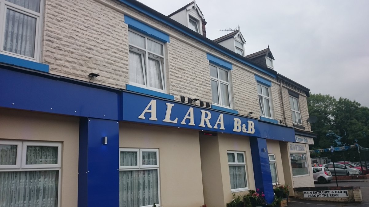 AlaraBnB's tweet photo. Booking for the @swfc v @ManCity match at #Hillsborough⚽️? - We are just next door! 📍🏟️🏨
#swfc #WAWAW #ManCity #MCFC #Sheffield #sheffieldissuper https://t.co/kDWrgVArQS