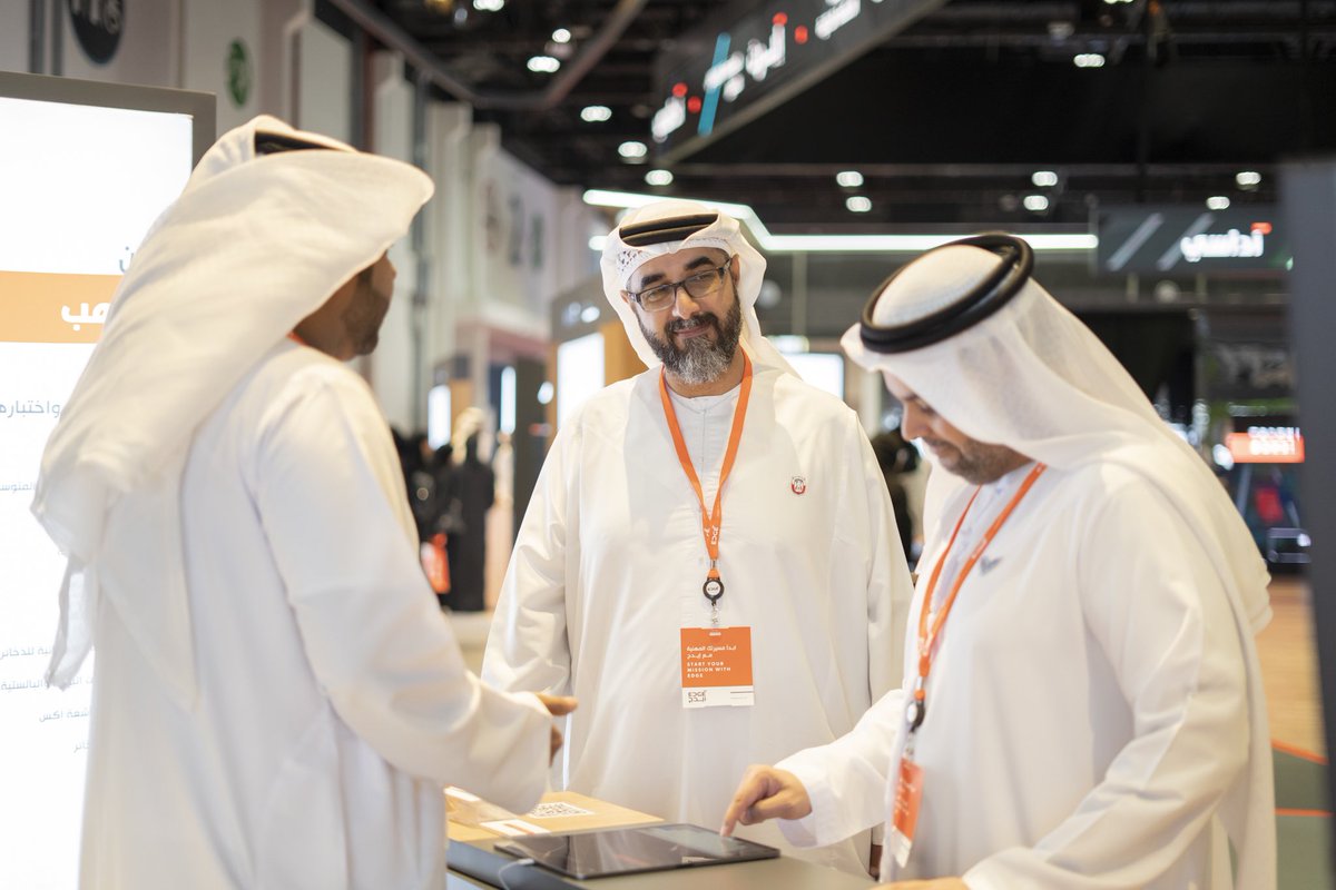 EDGE (@_edgegroup) on Twitter photo دعوة للشباب الإماراتي للانضمام إلى محمد وأسماء وزملائهما في #إيدج والشركات التابعة لنا من خلال التقدم على فرص العمل المتاحة ضمن فعاليات <a href="/tawdheefexb/">Tawdheef x Zaheb</a> الذي يختتم فعالياته الساعة السابعة من مساء اليوم. فرق العمل في إيدج بقيادة الكفاءات المواطنة بانتظاركم. دعوة للشباب الإماراتي للانضمام إلى محمد وأسماء وزملائهما في #إيدج والشركات التابعة لنا من خلال التقدم على فرص العمل المتاحة ضمن فعاليات <a href="/tawdheefexb/">Tawdheef x Zaheb</a> الذي يختتم فعالياته الساعة السابعة من مساء اليوم. فرق العمل في إيدج بقيادة الكفاءات المواطنة بانتظاركم.