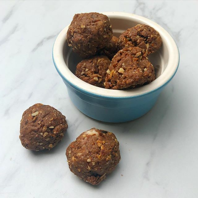 Hello to the ideal fridge prep snack - cacao brownie bites

These were my recent batch - you can make easily by blending: 100g dates, 100g @wonderfulpistachiosuk almonds, 3tblsp <a href="/otesuperfoods/">OfTheEarthSuperfoods</a> cacao powder, 5tblsp <a href="/vitacocoeu/">Vita Coco</a> coconut oil, 4tblsp @grapetr… ift.tt/2RzkEcc