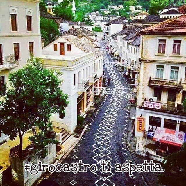 dbrainandheart's tweet photo. #girocastro è finalmente pronta.
2018: restauro abitazioni
2019: rifacimento strade
Adesso la città patrimonio UNESCO è pronta a raccontare la sua lunghissima storia,
Inizuando dalla leggenda di Argirocastro.
#travelsbrainandheart
#travelstories
#traveld… https://t.co/RDquG4OXwR https://t.co/huCtfyMXfU