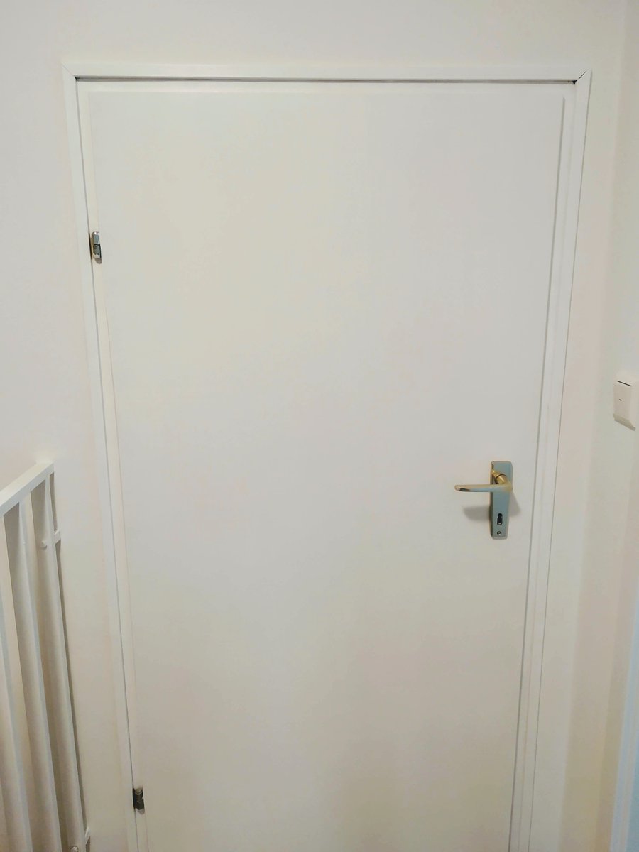 DerWohnsinn's tweet image. Aus braun wird weiß: Ich habe meine Innentüren lackiert. Wie das geht, erfahrt ihr hier! #TürenLackieren #lackieren #streichen #diy #selbstgemacht der-wohnsinn.com/tueren-lackier…