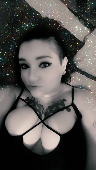 Bih, I know I am a fuckn brat! If you want to talk to me then pay me for my time! In other words, "FUCK<a href="/tag/loveyou"class="tags"><span>#loveyou</span></a><a href="/tag/miamour"class="tags"><span>#miamour</span></a><a href="/tag/kingpyrexia"class="tags"><span>#kingpyrexia</span></a>