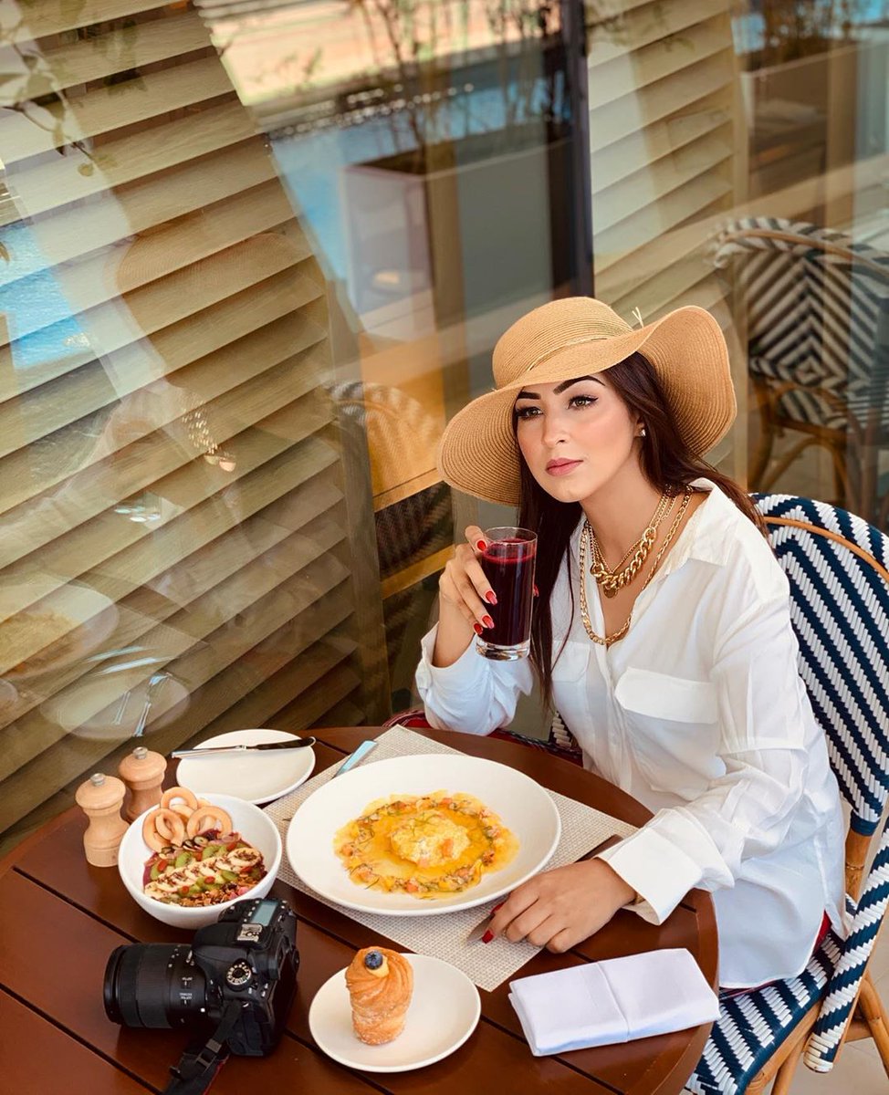 MarketatEDITION's tweet photo. Saturdays on the terrace.
أيام السبت على الشرفة.
📸: @Anmolbhatia_
#AbuDhabiEDITION #EDITIONhotels https://t.co/zEAg2AUNzH