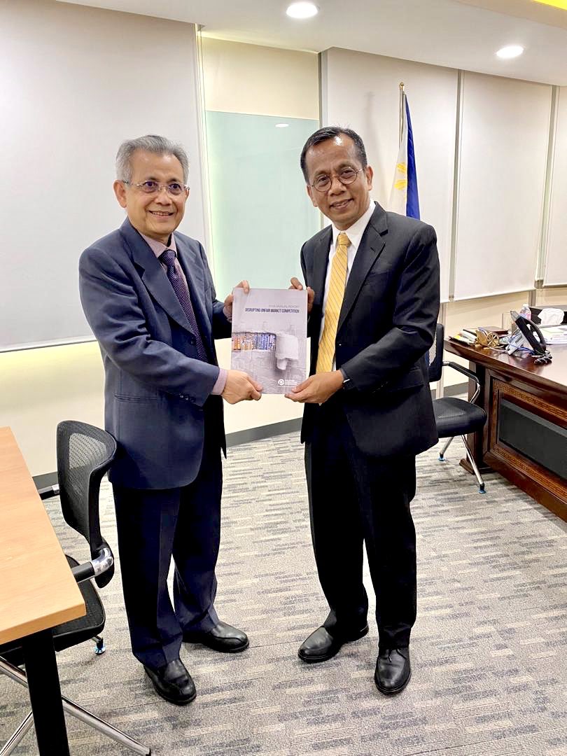 theMyCC's tweet photo. Working visit by Dato’ Seri Hishamudin Md Yunus, Chairman of MyCC to the Phillipines Competition Commission.

#MalaysiaCompetitionCommission #MyCC #PromotingCompetition #ProtectingYou #BebasKartel #kpdnhep #competitionlaw #Malaysia #CompetitionPH #Philippine #Manila https://t.co/PSzJRZ5jPV