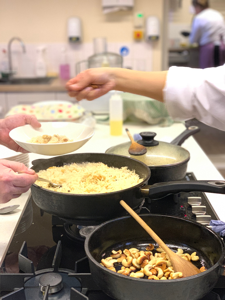 Cooking up a Curry 

Last week we enjoyed the lovely food and company of @merirasoi_myindiankitchen 

- Making Paneer 
- Goan prawn curry 
- Dhaba Chicken 
- Coconut Rice 
- Paratha