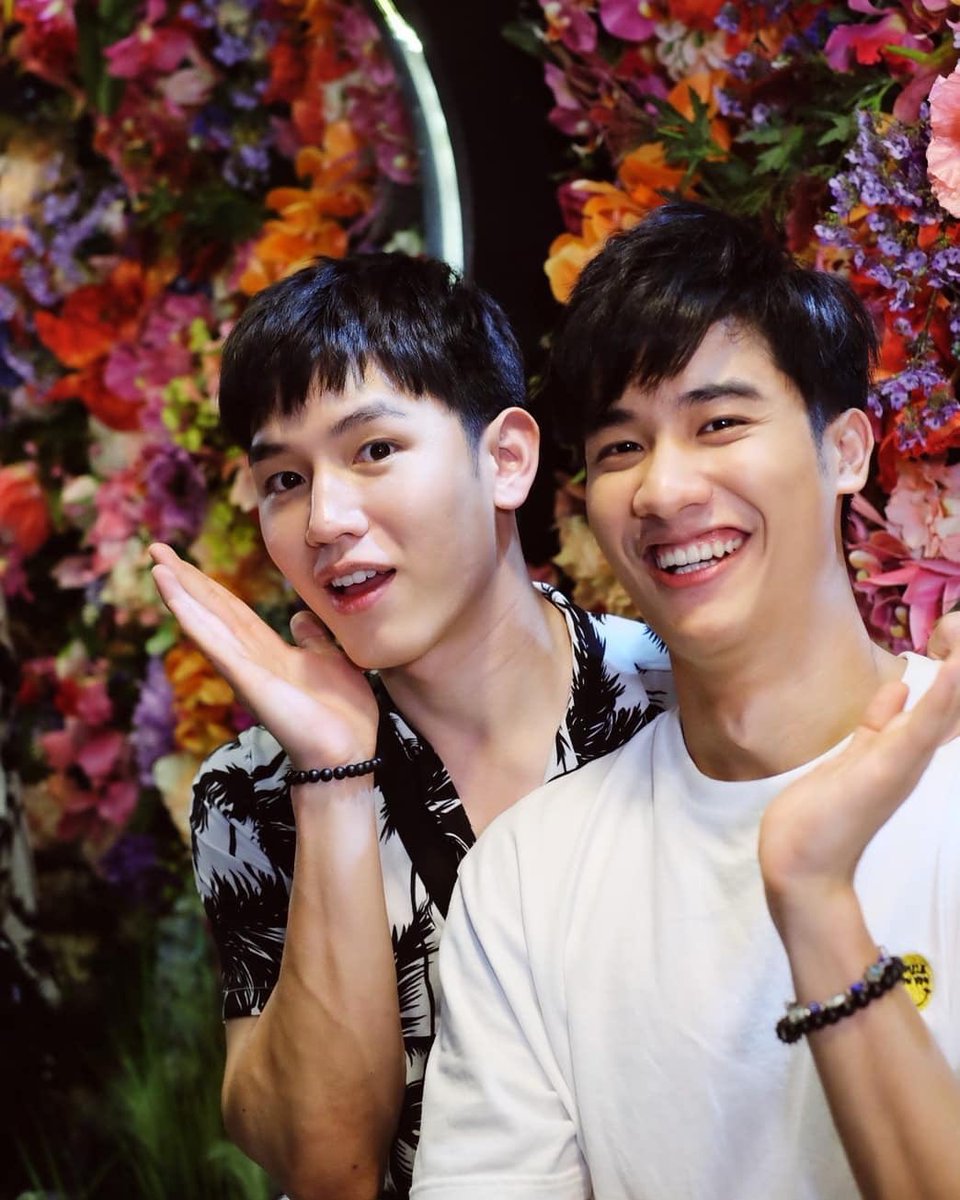 “And in her smile I see something more beautiful than the stars.”— Across the Universe by Beth Revis #เตนิว
