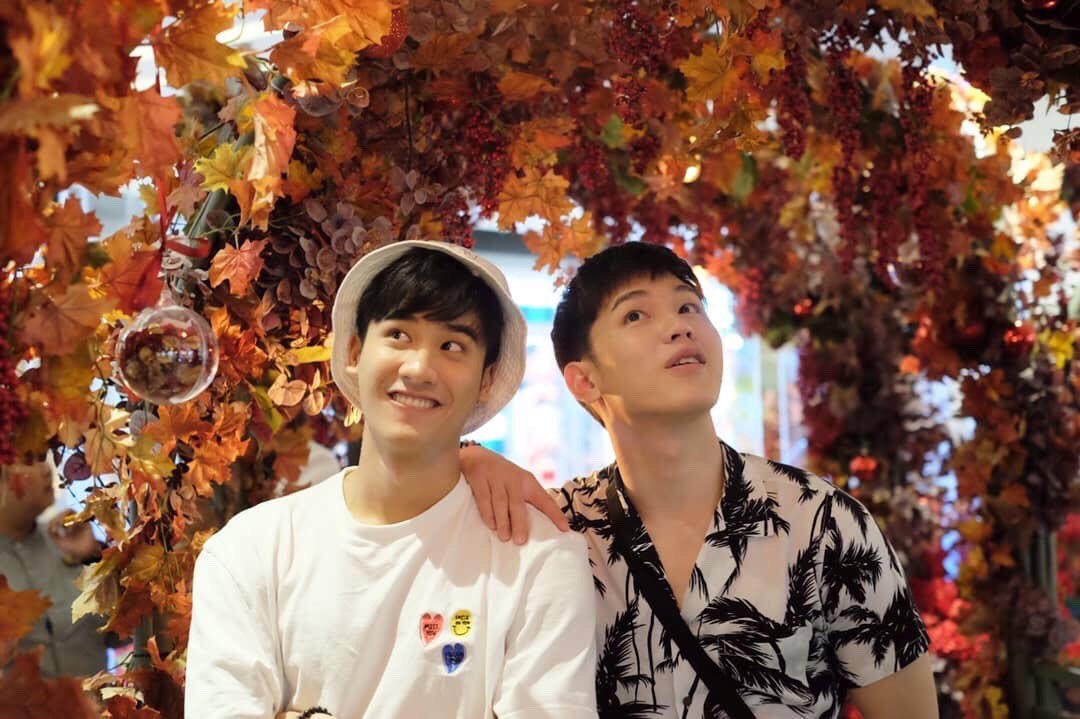 “And in her smile I see something more beautiful than the stars.”— Across the Universe by Beth Revis #เตนิว