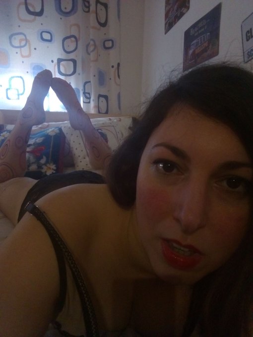 #HumpDayMotivation (For some reason the picture is turned) @Cam4_UK @Cam4_ES https://t.co/3L8Xl4laUF<a href="/tag/humpdaymotivation"class="tags">#HumpDayMotivation</a>