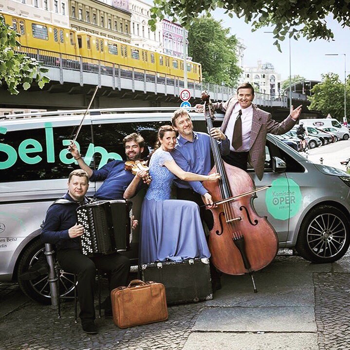 🎻 Mittagskonzert 🎻 Die <a href="/Komische_Oper/">Komische Oper Berlin</a> zu Gast in der #KulturMarktHalle, Mo., 3. Februar, 13 Uhr Wir freuen uns auf erstklassigen Gesang und begeisterndes Schauspiel. ▪️kostenlos▪️Anmeldung nicht erforderlich <a href="/visitberlin/">visitBerlin</a> <a href="/berlinerwoche/">Berliner Woche</a> <a href="/PrenzlStimme/">Prenzlberger Stimme</a> <a href="/BerlAbendblatt/">Berliner Abendblatt</a> @rbbKultur