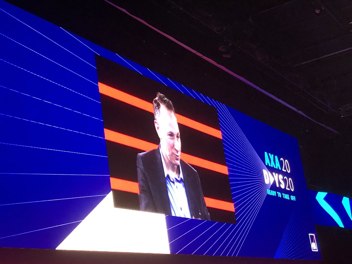 19_zaz's tweet photo. Not being on stage is a great way to experience the #AXADays 😉 (what about you @EmmanuelTZ ?). Congrats to the team @udecoene @genoncat @emiliebethery +Thomas for this new edition #OneAXA https://t.co/tB6U0yIHh3