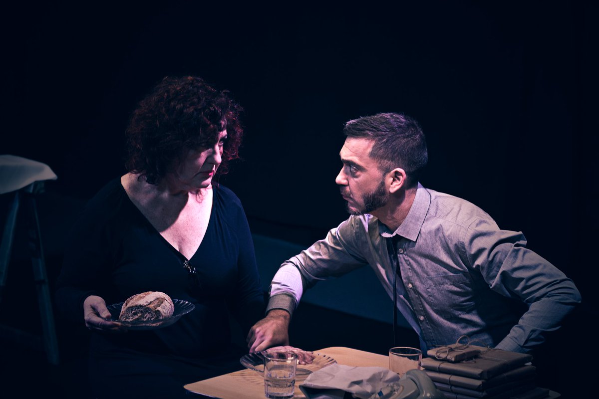 cherrerateatro's tweet photo. "... A veces pienso que la fiera podrías ser tú, ¿lo eres? ¿querrías serlo?..."

de "El señor y la señora Pit"
Texto: Carlos Herrera Carmona.
Intérpretes: Ana Pariente e Ismael Múrtula.
Compañía: Photática. Estreno Madrid 24-25 enero @CasaChejov Foto: @acarmonaphoto https://t.co/T0bfkL9h9u