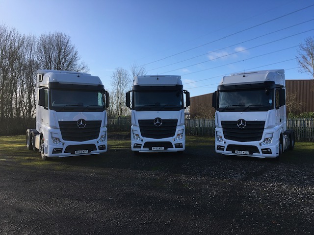 LimitedWiseva's tweet photo. Three more new additions to our contract hire fleet.
Mercedes Actros 480 big space.
Thanks to Simon Russell at Midlands Truck &amp; Van. https://t.co/5vrboRgphI