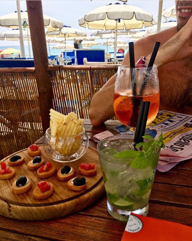 SV_runner's tweet photo. Ricarica in corso 0 —> 100% 🍹😎⛱ #bellavita #relax #aperello #spiaggia #gazzetta https://t.co/MlvGjEkzGm