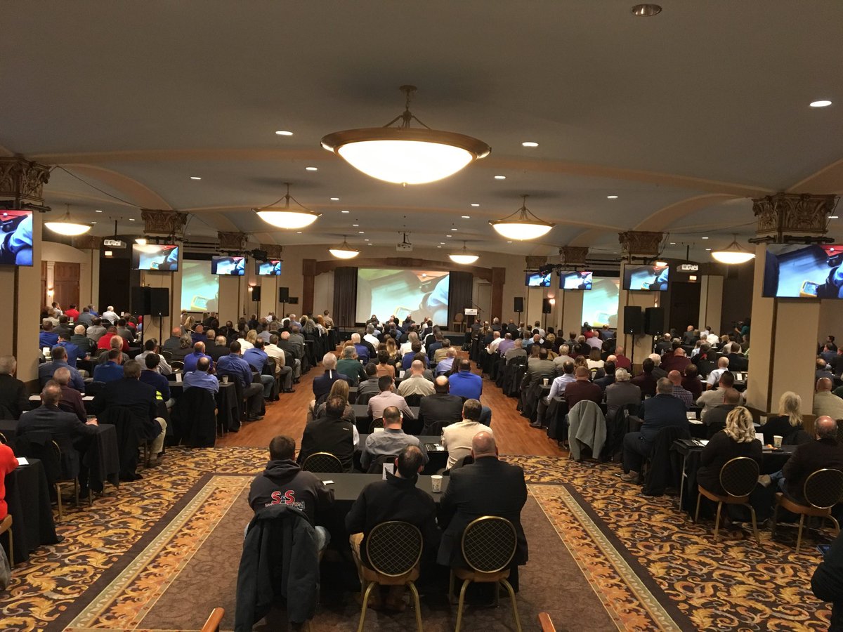 JoAnnStock's tweet photo. Big day in the Mahoning Valley for the Lordstown Motors procurement event!⁦@LordstownMotors⁩ ⁦@ywchamber⁩ ⁦@StambaughAud⁩ https://t.co/8CsqzYvy5w