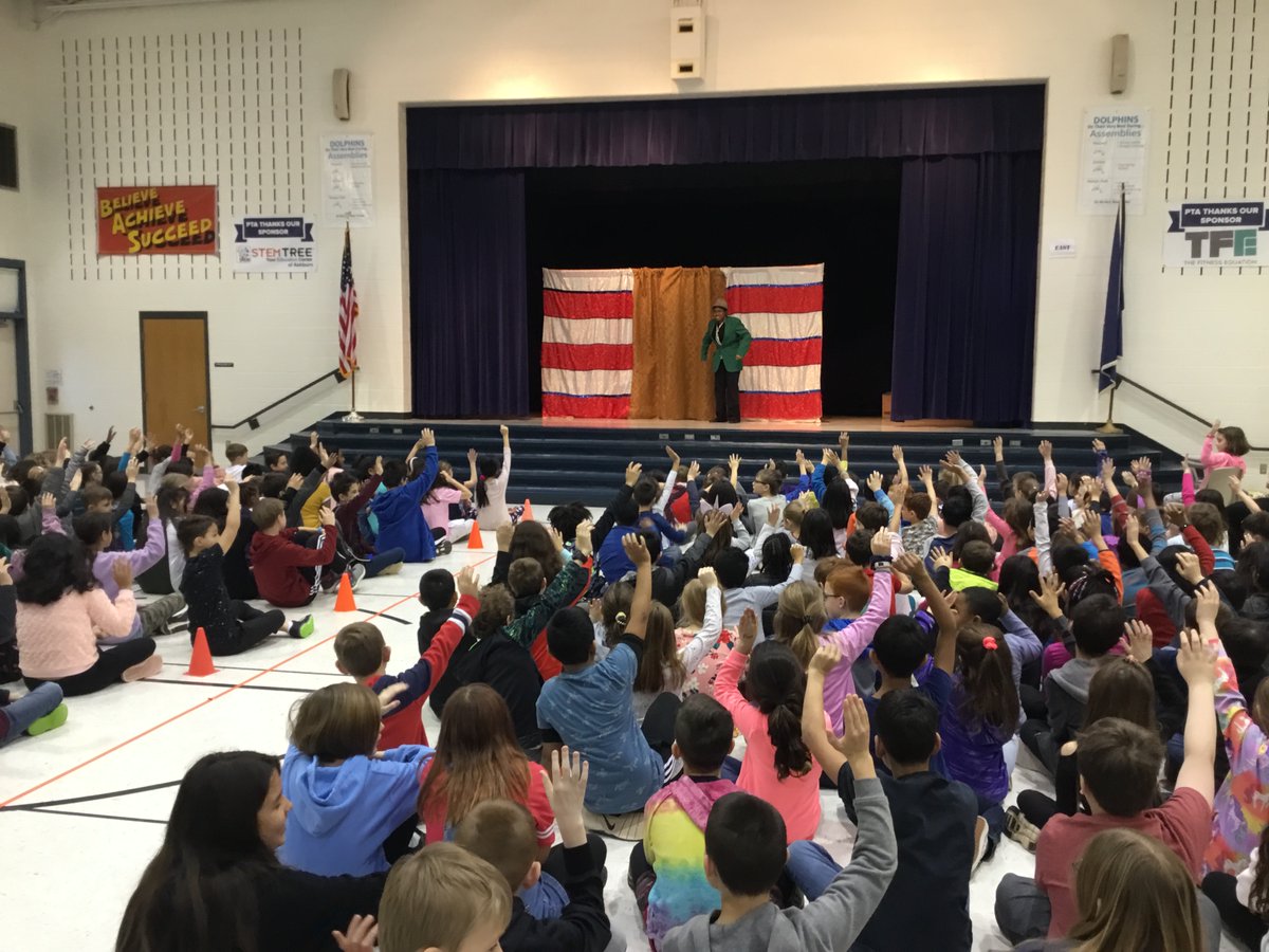 SandersCornerES's tweet photo. Have you heard of Jackie Robinson? @sanderscornerES students raise their hand to say, "Yes!" Bright Star Theater is presenting their play, "Jackie Robinson." #SCES20 https://t.co/neqgk1Cpay