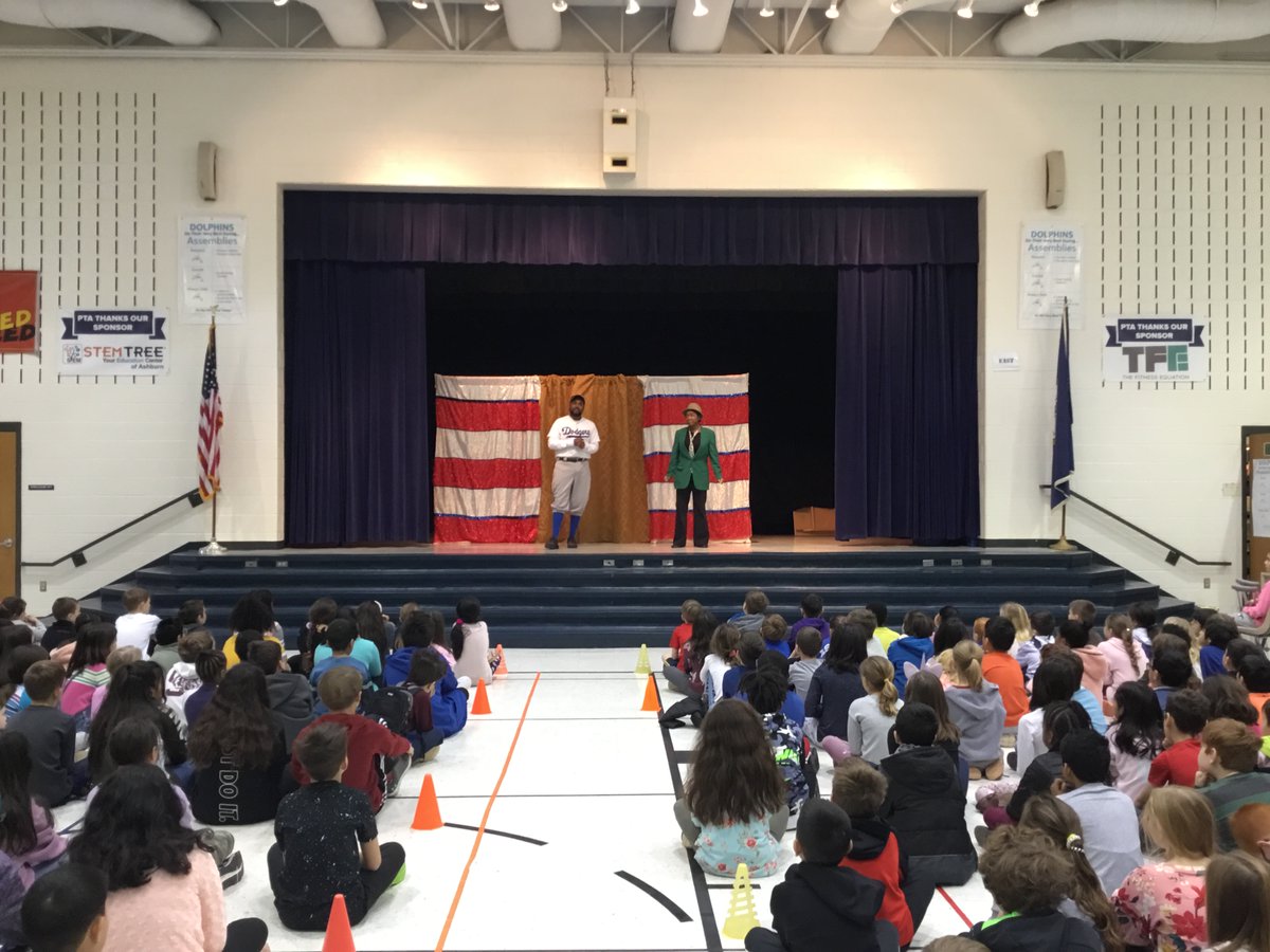SandersCornerES's tweet photo. Have you heard of Jackie Robinson? @sanderscornerES students raise their hand to say, "Yes!" Bright Star Theater is presenting their play, "Jackie Robinson." #SCES20 https://t.co/neqgk1Cpay