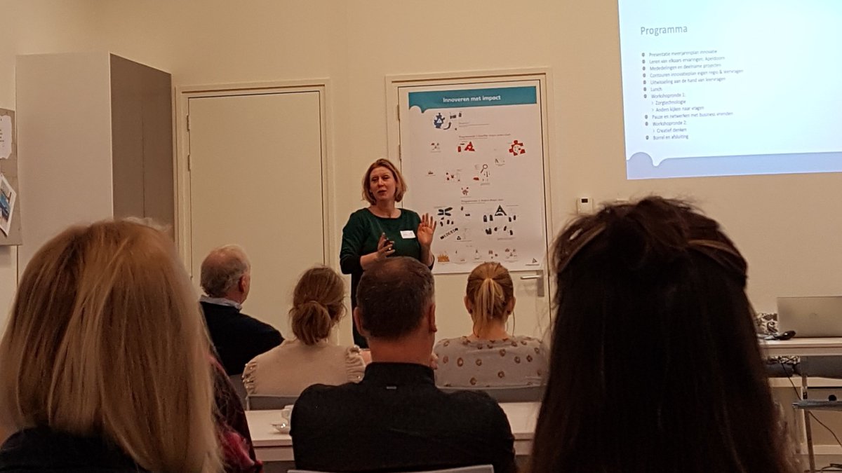 sHeerenLoo's tweet photo. Tijdens een bijeenkomst over innovatie delen collega’s #kennis en werken ze samen op het gebied van #innovatie en #ehealth. Welke projecten zijn succesvol en welke nieuwe ontwikkelingen zijn er? En hoe kun je innovatie stimuleren binnen de organisatie? #ehw2020 #zorgtechnologie https://t.co/JkDgGDpuvT