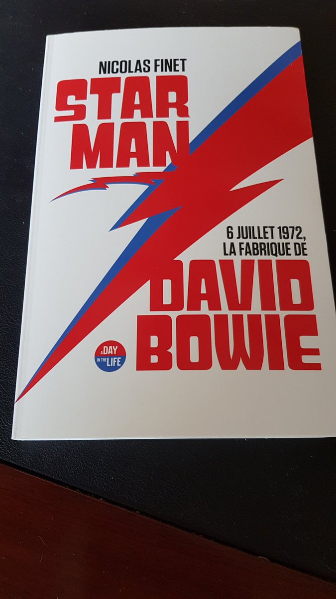 laurent_johnny's tweet photo. Merci @EmilieRadioFr @romandordor @esthertrousset pour le livre de #nicolasfinet #starman #DavidBowie à bientôt dans l'émission #Musique sur @Europe1 https://t.co/yTyPsMJbTh