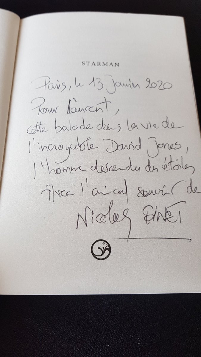 laurent_johnny's tweet photo. Merci @EmilieRadioFr @romandordor @esthertrousset pour le livre de #nicolasfinet #starman #DavidBowie à bientôt dans l'émission #Musique sur @Europe1 https://t.co/yTyPsMJbTh
