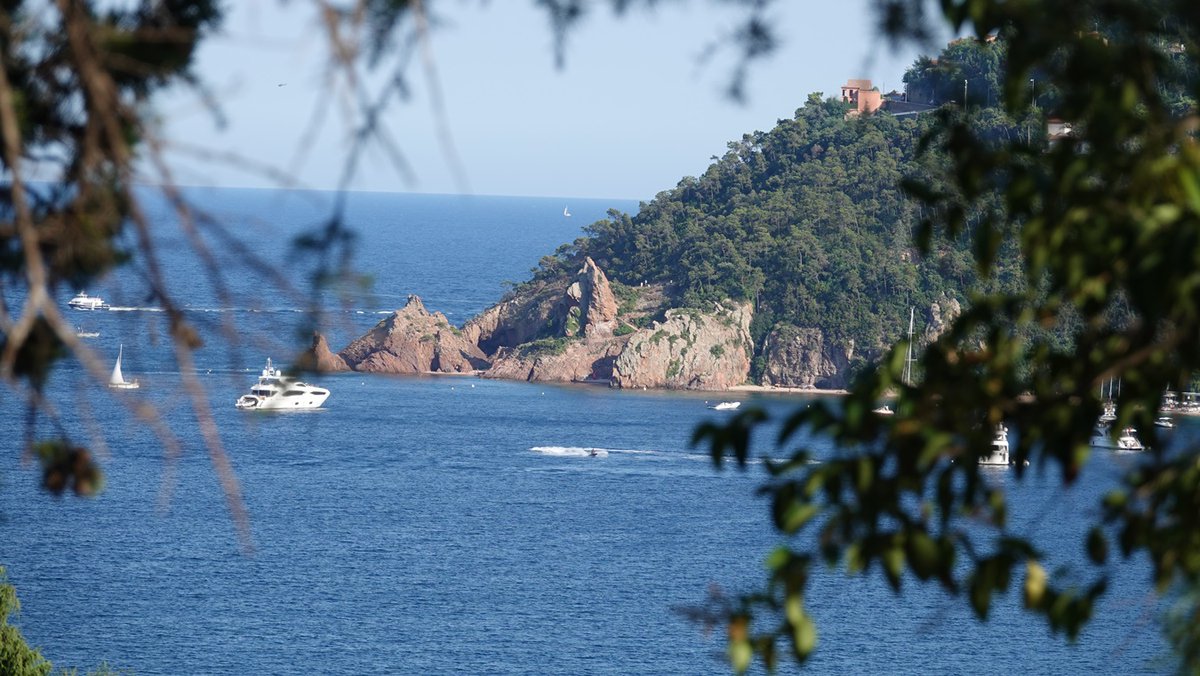 EvasionPaca's tweet photo. Le pic de l'aiguille à Théoule sur Mer
#Théoule #TheoulesurMer #CotedAzurFrance #landscape #MagnifiqueFrance #CotedAzur #ExperienceCotedAzur #Dept06 #PACA #regionsud #sea #France @VilledeTheoule @VisitCotedazur @MandelieuOTC @AlpesMaritimes #mer @CACPLOfficiel @EsterelCoteAzur https://t.co/mJBqo4drBg