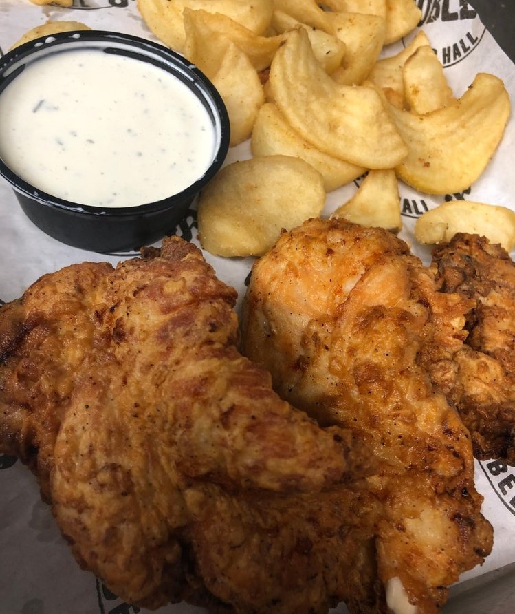 You want that good, good food? We got it! Come get our Chicken Tenders to start🔥
.
Come down and enjoy our LUNCH SPECIALS 11am-6pm Monday-Friday!