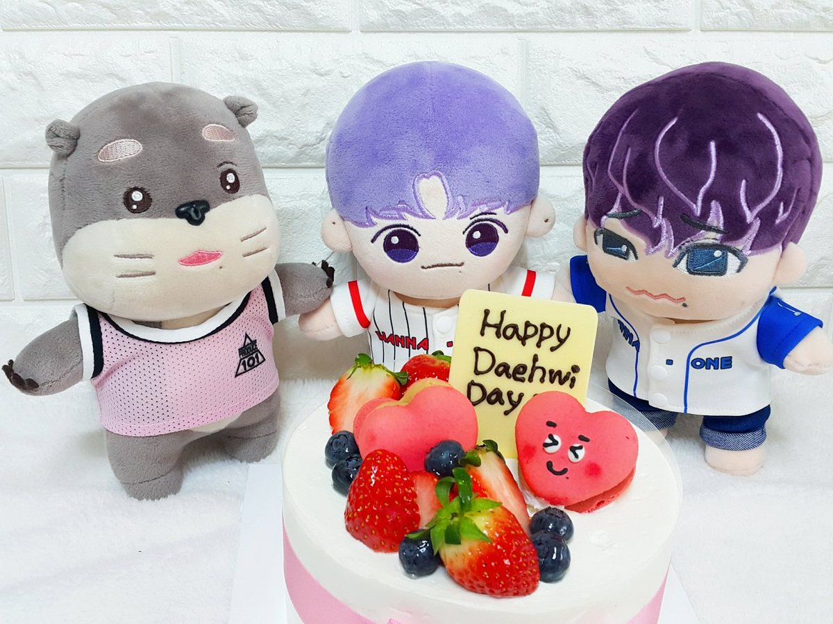 bomhwi's tweet photo. #HappyTwentyDaehwi https://t.co/BM2tbhRQDK