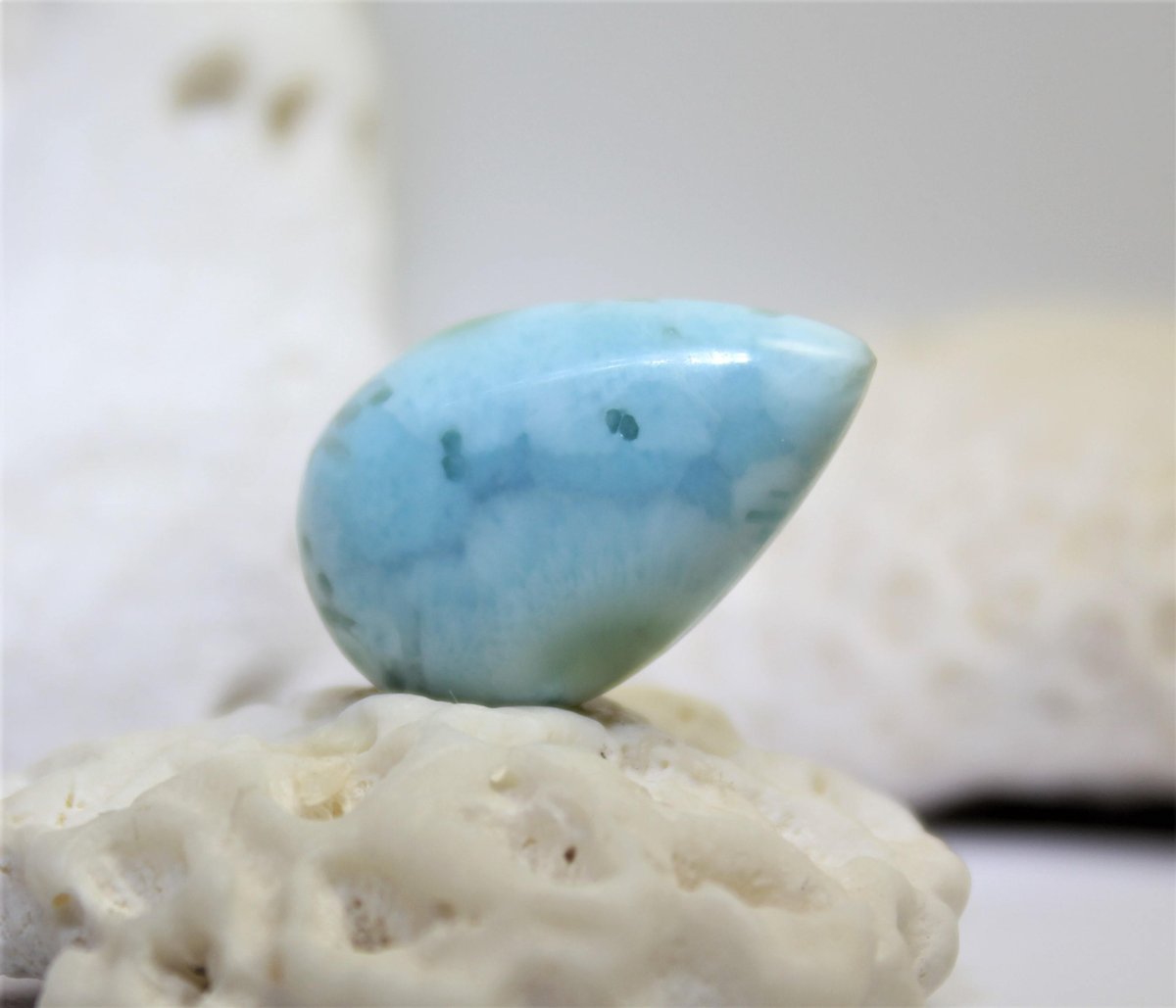 Yu2Xiaogang's tweet photo. Dominican Larimar Teardrop Cab Sky Blue Cabochon pear pectolite aqua blue beach tear drop Stefilia's Stone 3g boho  Amazon gem https://t.co/cLwLbAZsj7 #etsyshop #fashion #MyBeachStore #larimar #Caribbean #boho #Etsy #etsymntt #jewelry #LarimarTearCab https://t.co/ZYZUsgiIsi
