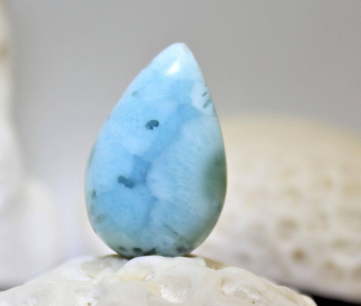 Yu2Xiaogang's tweet photo. Dominican Larimar Teardrop Cab Sky Blue Cabochon pear pectolite aqua blue beach tear drop Stefilia's Stone 3g boho  Amazon gem https://t.co/cLwLbAZsj7 #etsyshop #fashion #MyBeachStore #larimar #Caribbean #boho #Etsy #etsymntt #jewelry #LarimarTearCab https://t.co/ZYZUsgiIsi