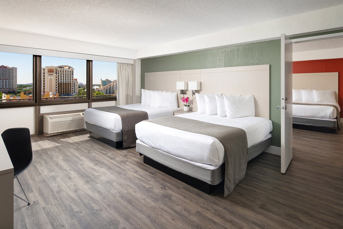 WyndhamIDrive_'s tweet photo. The Premium life. Step into this Premium room with two queen size beds, a sitting area, and lots of great views. #premiumroom #orlandoresort #premiumdouble #orlandoflorida #avantipalms https://t.co/Zuk6p3r8GL