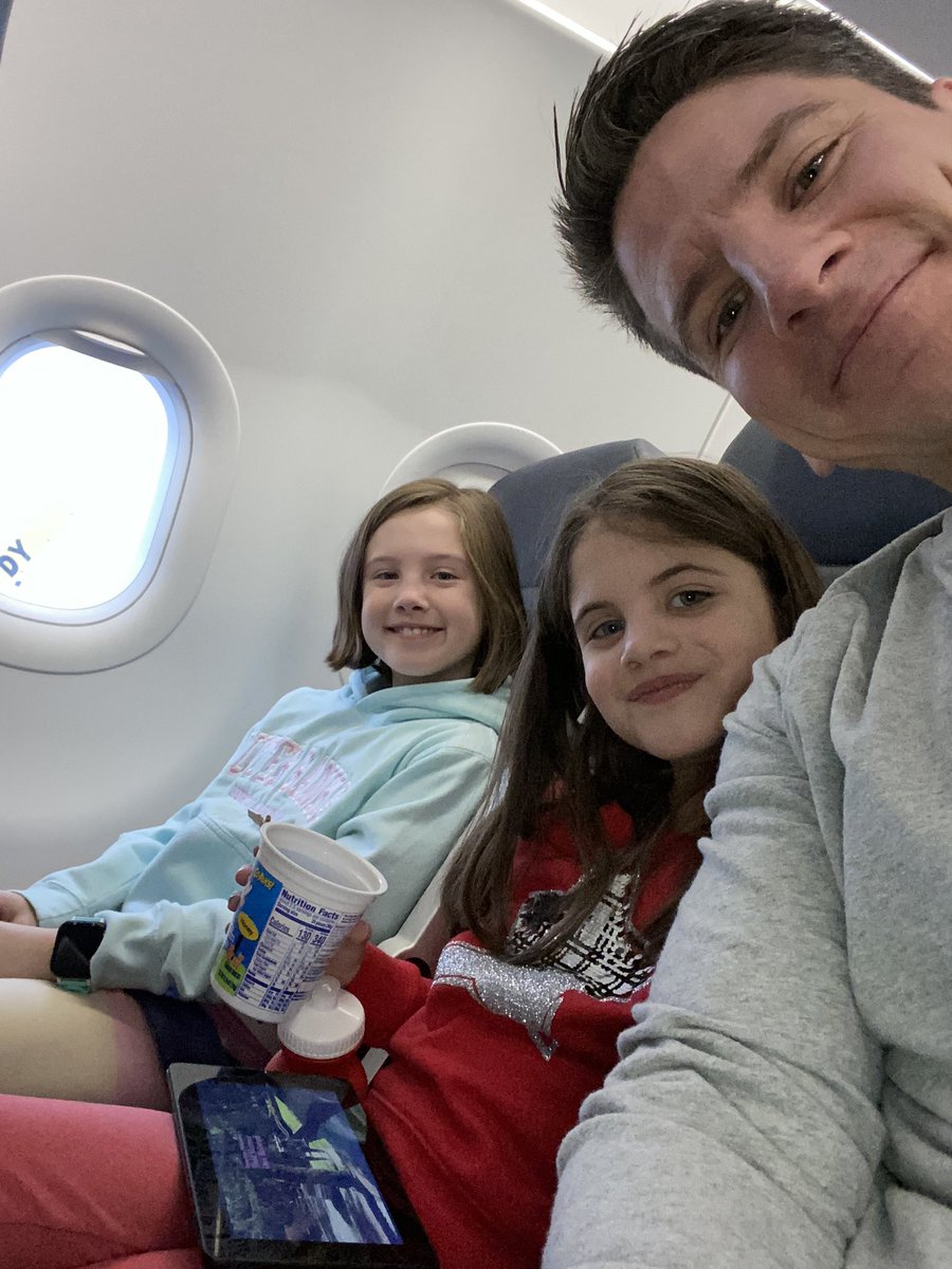 d_reszkowski's tweet photo. First flight #girldad https://t.co/8MTWqmQZt4