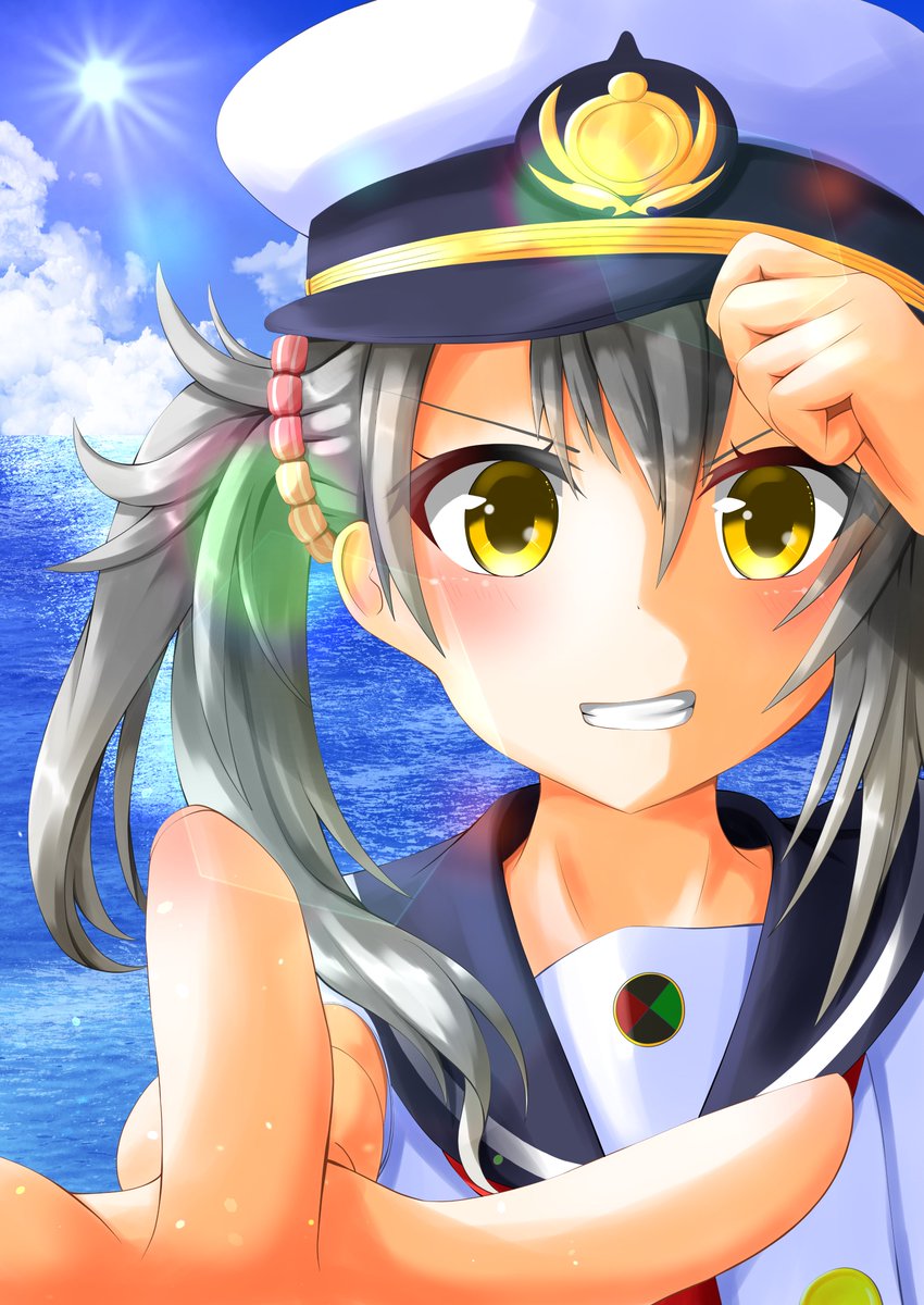 1girl hat solo smile yellow eyes looking at viewer grey hair  illustration images