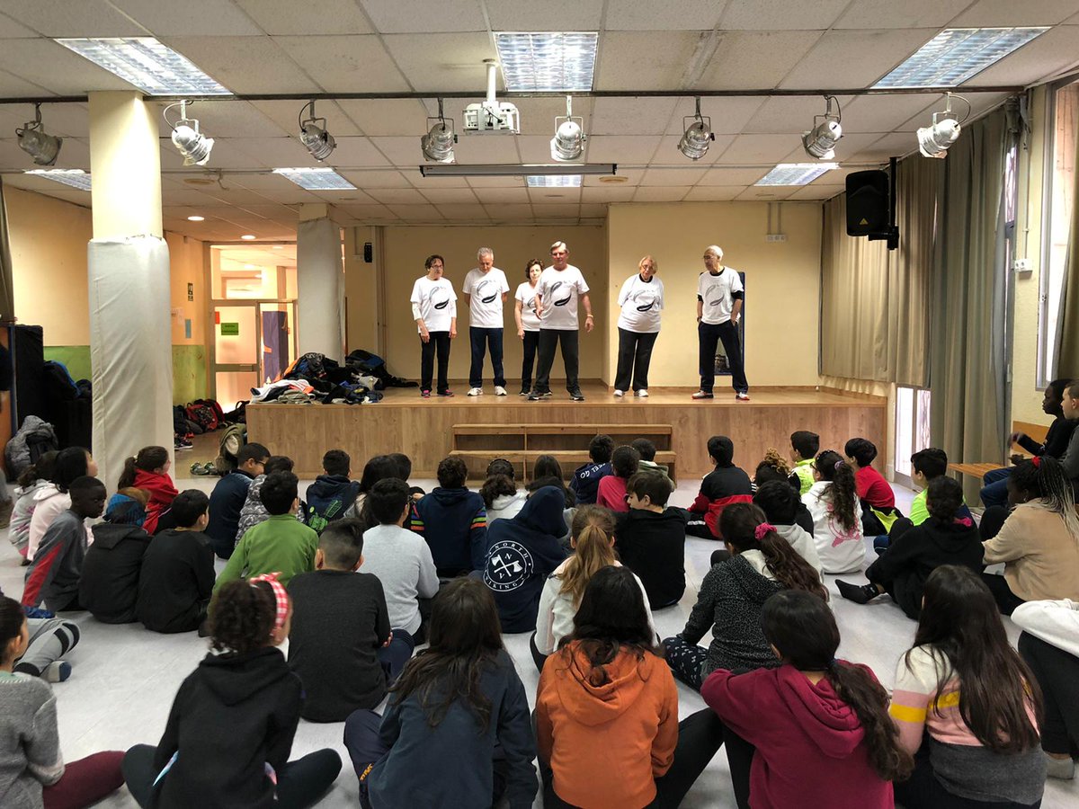 EscolaRocafonda's tweet image. Segona Classe de Tai-txi amb el #casaldelagentgran de la #llantia! #fembarri #educaciofisica #mataro #escolarocafonda
@esportmataro @educaciocat @EducacioMataro @aliancesmagnet @SSTTMVO @sseifp