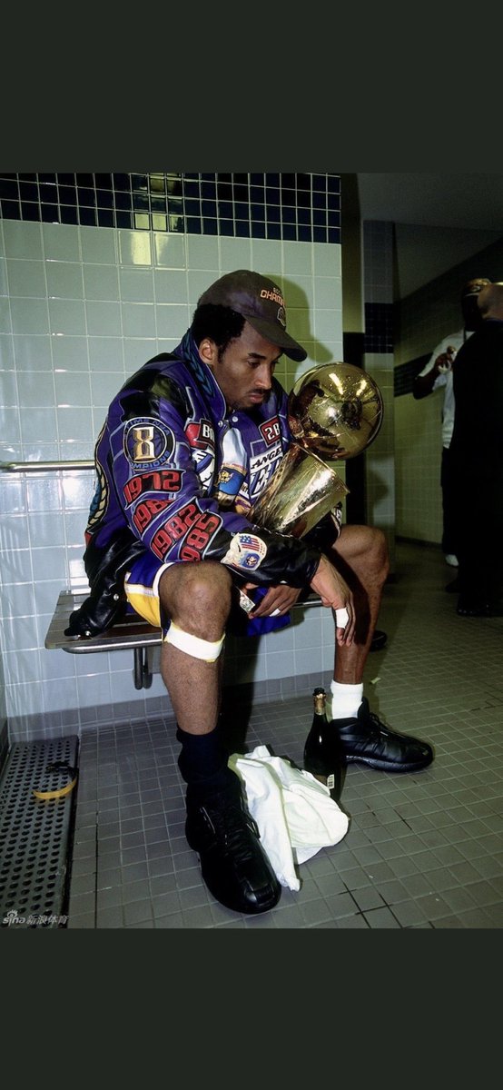 cornelius_781's tweet photo. As you witness the whole world shift off the strength of one person, you should never forget that your life is an extraordinary opportunity. 🙏🏿 RIP #Kobe 🙏🏿#yofavoriteathletesfavoriteathlete https://t.co/izo09t69if