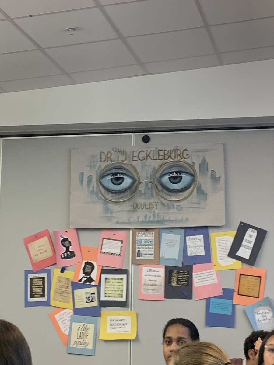 ChristineRick's tweet photo. Socratic Circle to review for The Great Gatsby! @kjkcross1 #belltobell https://t.co/9UM2AFJKmk
