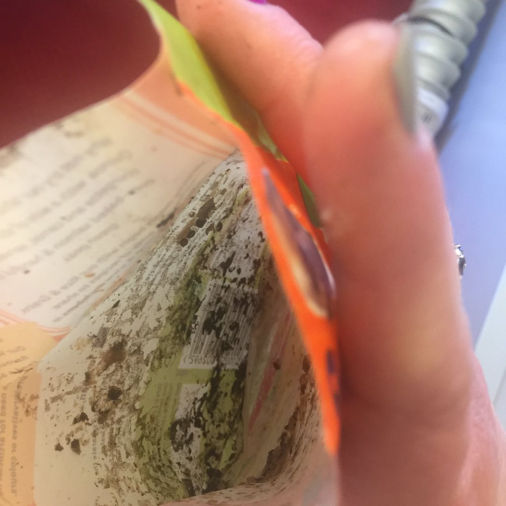 tashagoode85's tweet photo. @unclebens_uk Had a shock when I opened this quinoa and whole grain rice packet 🤢 put me right off lunch! #unclebensuk #unclebensrice #foodfauxpas #mould #mouldyrice #complaint https://t.co/cWNBY7MLMg