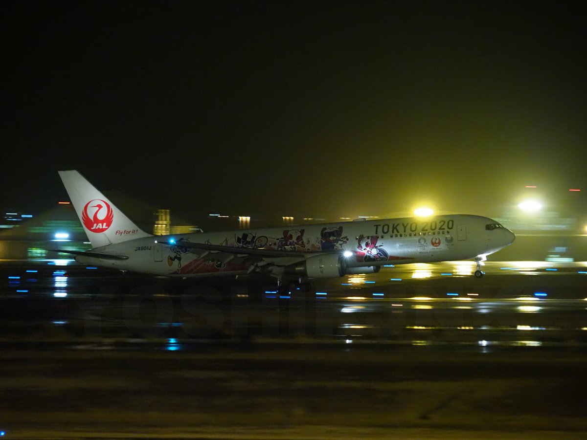 Yoshirjnk على تويتر 今夜の小松空港 最近 ちょこちょこ飛来する日本航空の東京塗装 Jal Boeing 767 346 Er Ja601j
