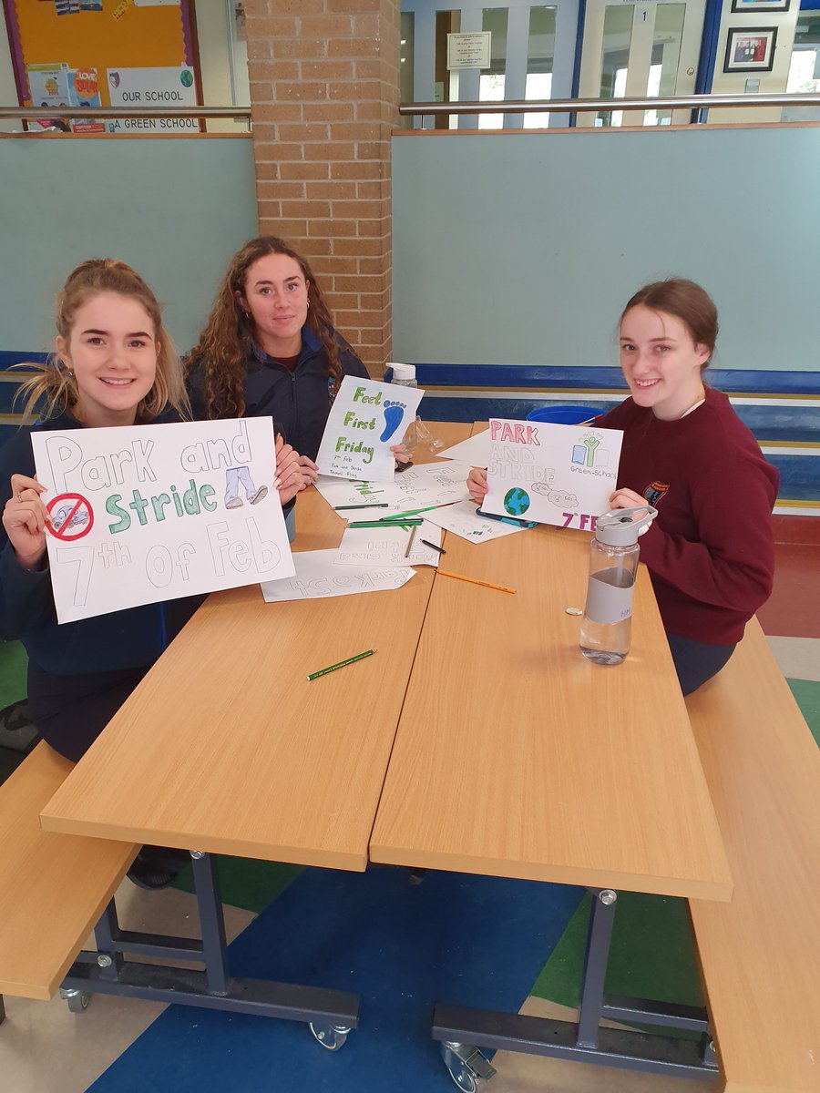 ScariffCC's tweet photo. Some of Green School Committee PR team
getting ready for our Car Free day Friday Feb 7th #feetfirstfriday as part of @GreenSchoolsIre Travel Flag
Mile buiochas to the local sporting organisatons and community groups for their support @GreenerClare @climate_ambass @LCETBSchools https://t.co/TTJcDxOzOx