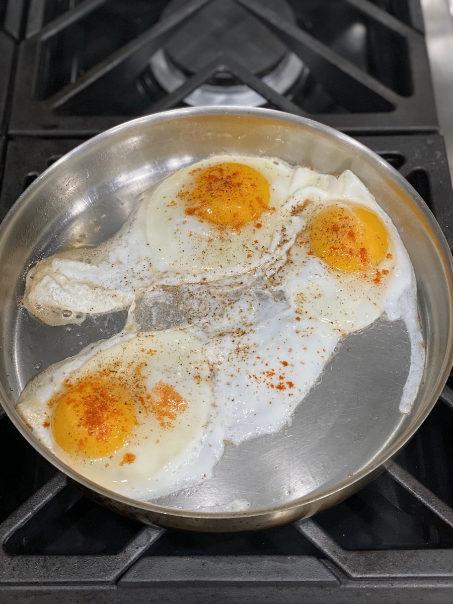 rl_TwoD's tweet photo. #ChefJohn #Mantra #Cayenne makes everything better @foodwishes #BreakfastDoneRight #Protein #WODFuel @CrossFit https://t.co/1zjhhWh2UC