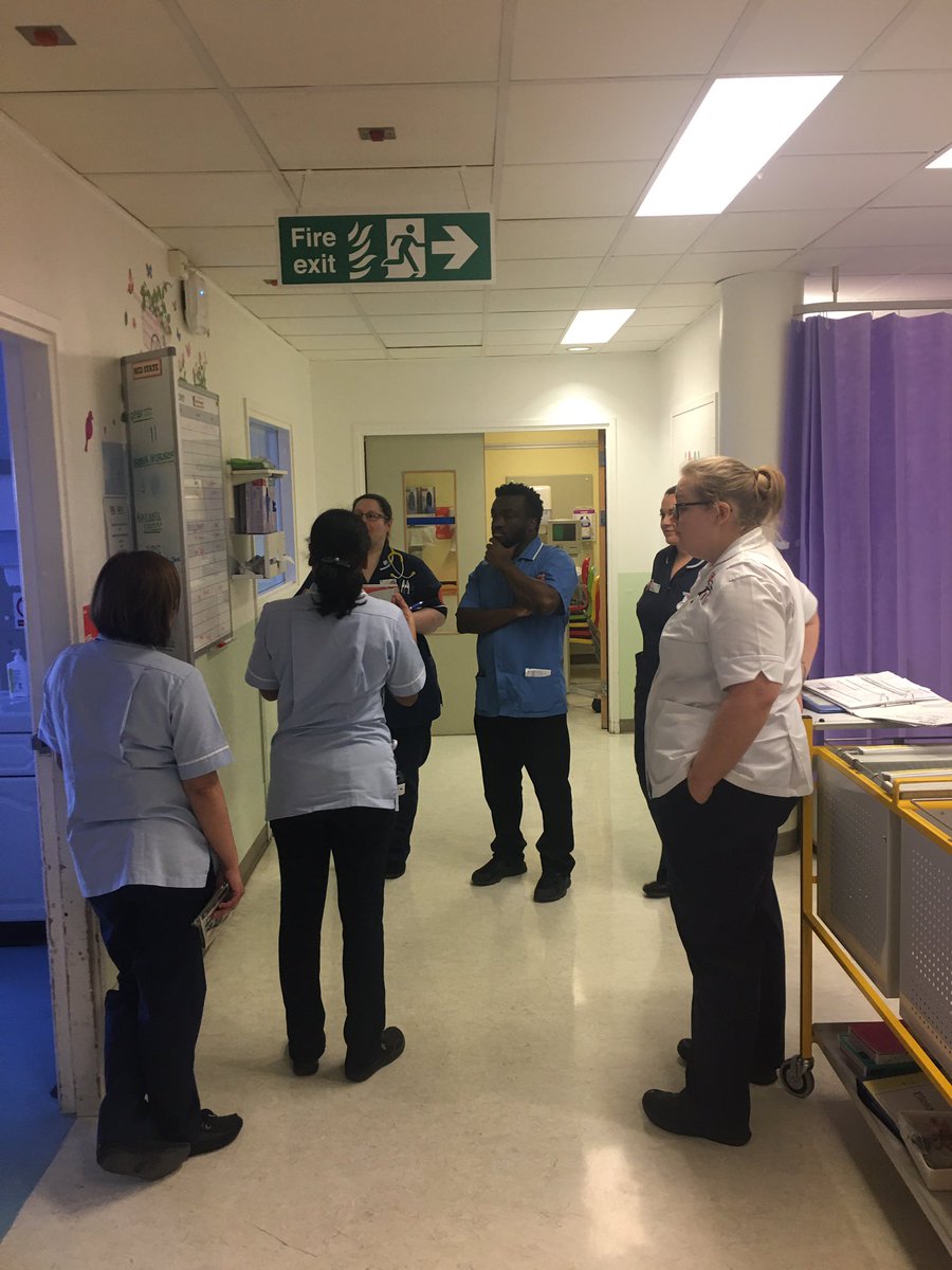 HennyClare's tweet photo. New style board round and nursing huddle taking place on Clover Ward. Reports from other specialities that the team are exceptionally upbeat! Well done all! @BHR_hospitals @BHR_ChildHealth @vidyapdermody @LyndaHassell @JennyClancy4 @nicki_abbott https://t.co/i0Iz2Y2fU0