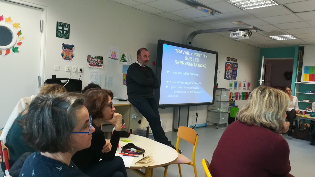 ELargente's tweet photo. 1ere  journée de formation des personnels enseignants et AESH de l école Largenté sur les troubles du spectre de l autisme....Dr Lafitte et M. Abadie nous partagent leurs connaissances pour adapter notre enseignement quotidien. Merci pour cette formation riche et professionnelle. https://t.co/yvr7Vmj9BY
