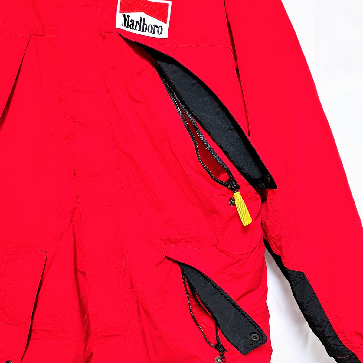 yoyew_theshop's tweet photo. 【プレゼント1】
Marlboro Duck Down Jacket
マルボロ ダックダウン ジャケット

〈応募方法〉
①本アカウントをフォロー
②このツイートをRT

https://t.co/wwXIUfySKN
をフォローの上、当該ポストを「いいね！」していただきますと当選確率が2倍となります。

#YoYew
#ヨーヨー
#古着
#プレゼント https://t.co/Lliwy9Tbt9