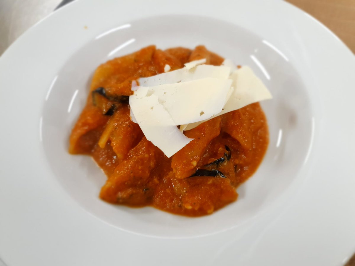 istitutomorano's tweet photo. #IstitutoMorano #Caivano #IPSEOA #Esercitazione del #13Gennaio 3F1A chef prof Sabatino Nunziata.
#passion #italianstyle #news #pic #picoftheday #photo #job #cooking https://t.co/25VrDOfDNS
