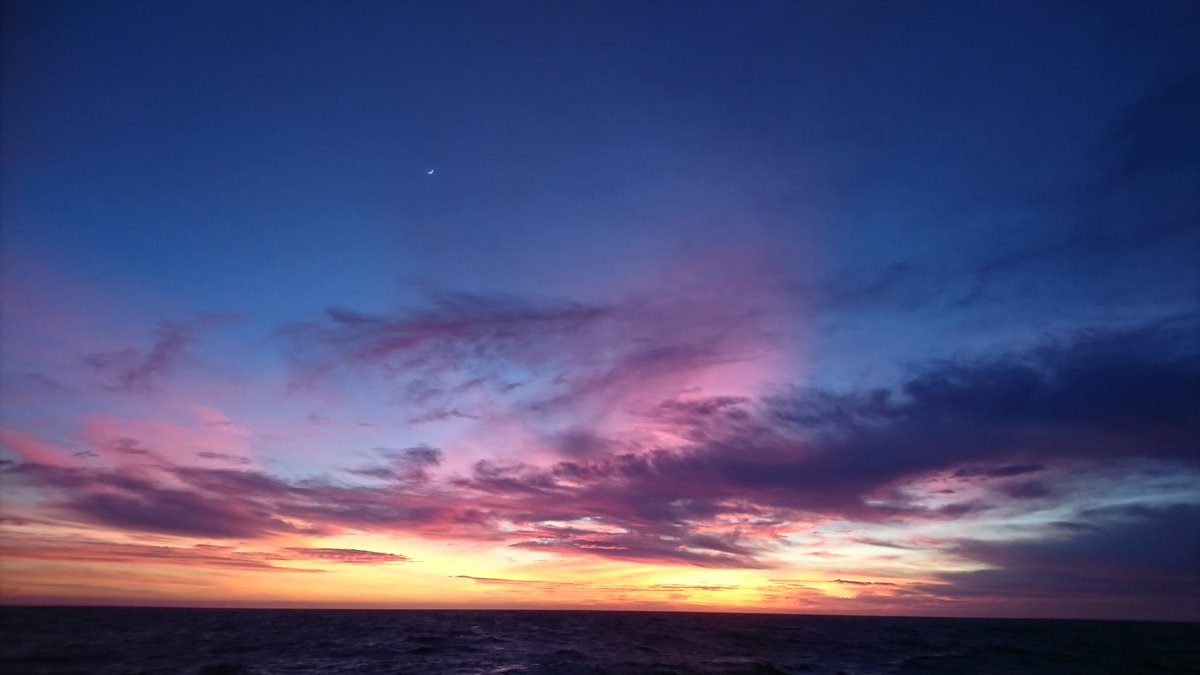 nickwigram's tweet photo. Spanish sunset
#clouds4kidz https://t.co/nsJN5r66aK