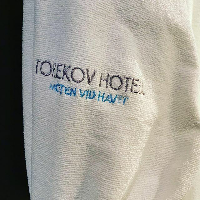 mikaelwestmark's tweet photo. Tror jag passar att bada i havet denna gång 🥶 https://t.co/ICPnGZPFaf https://t.co/OTewgplcaw