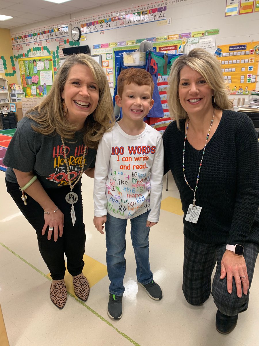 MrsJenJones1's tweet photo. Thank you to our wonderful teachers for 100 days of learning! @Lex1_Literacy @LexingtonOne @phescougars https://t.co/SljDLatXDc