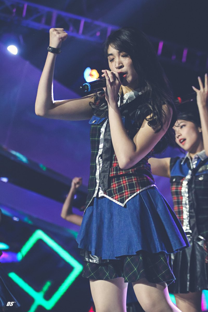 duwiDS_'s tweet photo. @N_ShaniJKT48 @InshanityID @SharePict__48 Shani @N_ShaniJKT48 

@ #IndonesianSoccerAwards 2020
Studio 6 Emtek City, Jakarta
10-01-2020 #KLBISA2020 https://t.co/Nii95YU9hY