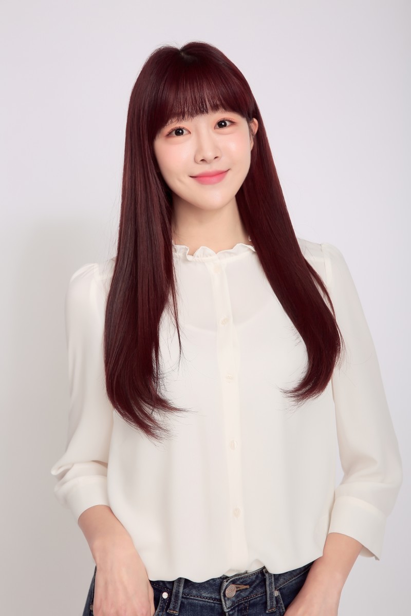 LBSO54's tweet photo. 특별한 프로필 촬영 ＃라붐 ＃유정 https://t.co/cFJgNuowS9